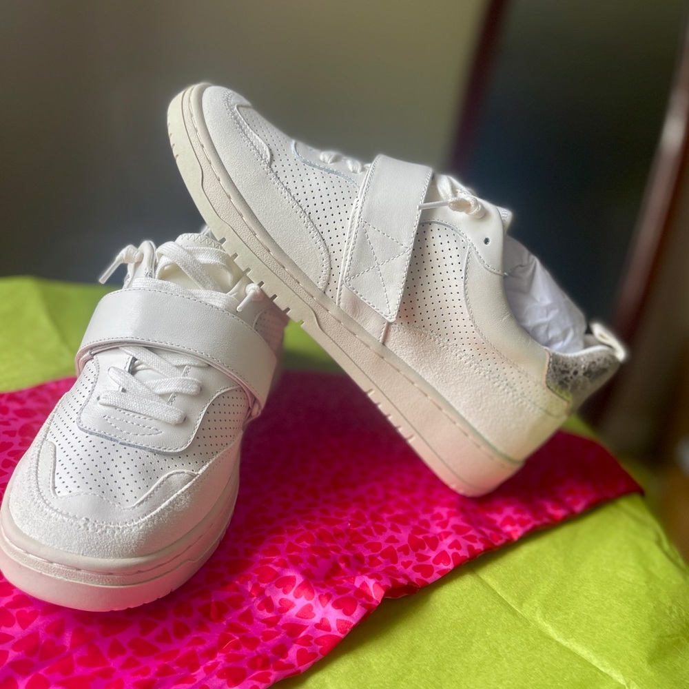 Dolce Vita Alvah White perforated  Sneaker